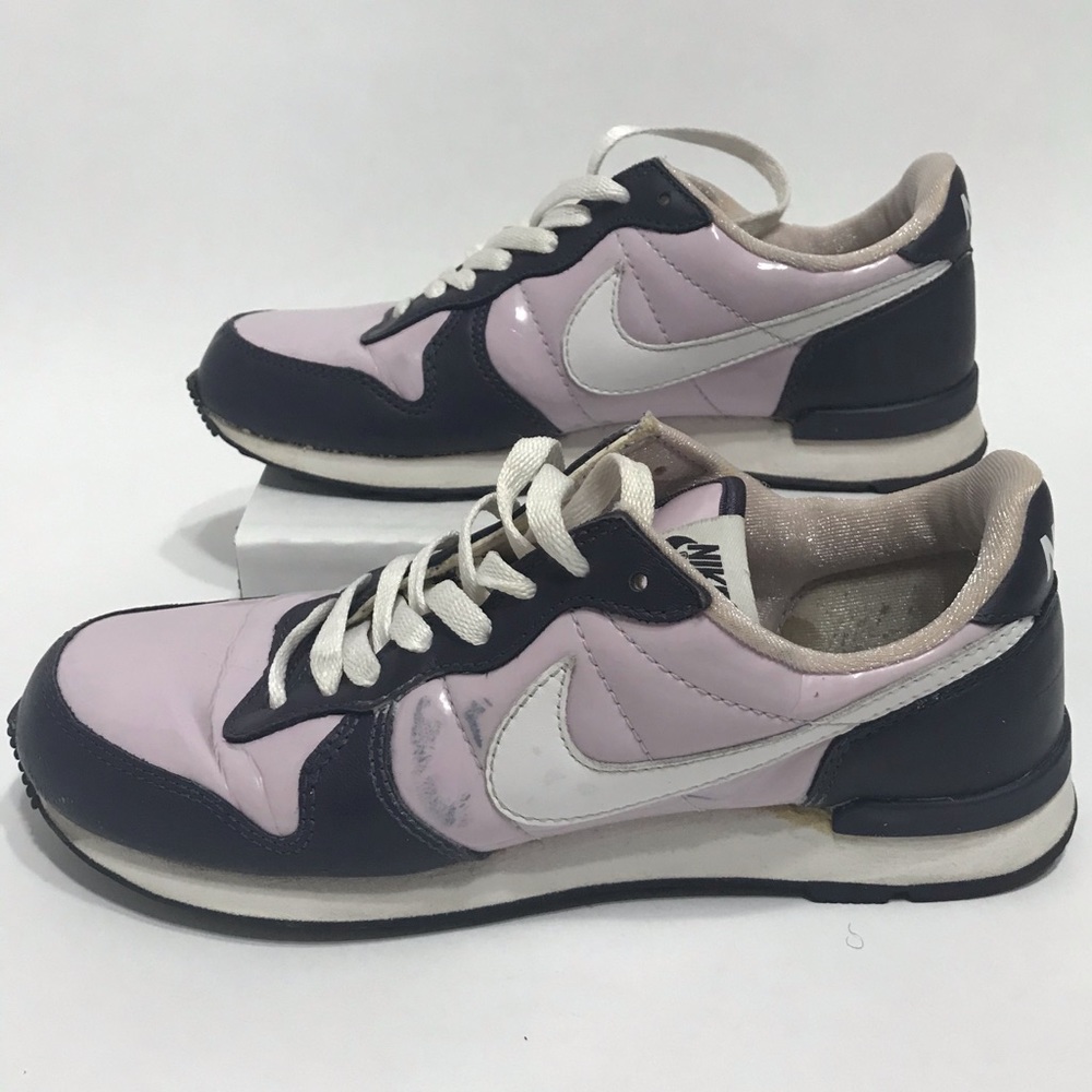 Nike Women’s Shoes 7.5  Model #316374511 (C)